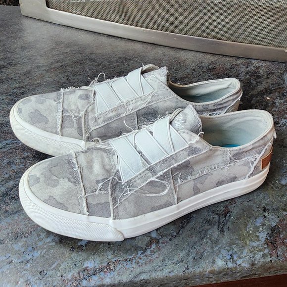 Blowfish Malibu Gray Camo Slip-On Canvas Sneakers Size 6 - Picture 13 of 16